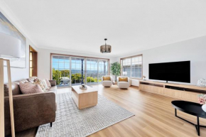 Bateau Bay Family Escape - Magical sunset views